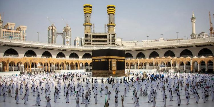 Saudi Arabia To Only Allow Single Umrah Visits During 2024 Ramadan